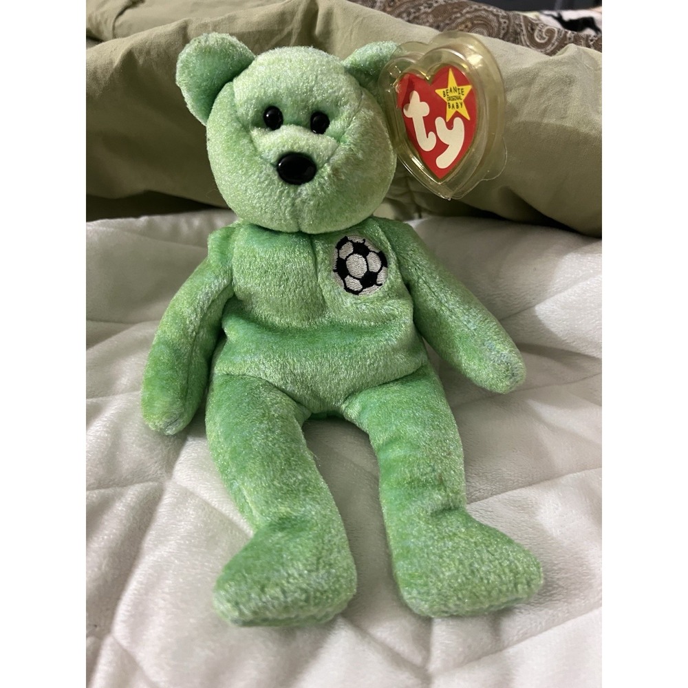 Ty Beanie Baby - Kicks the Soccer Bear - Mint